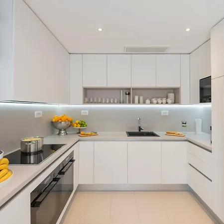 Beautiful Seafront Split 9 Bedrooms Bellamar Vista Retreat Villa *