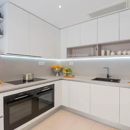 Beautiful Seafront Split 9 Bedrooms Bellamar Vista Retreat