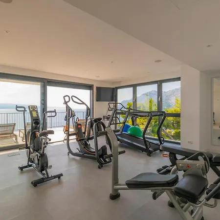 Villa Beautiful Seafront Split 9 Bedrooms Bellamar Vista Retreat *