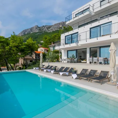 Beautiful Seafront Split 9 Bedrooms Bellamar Vista Retreat Villa Makarska