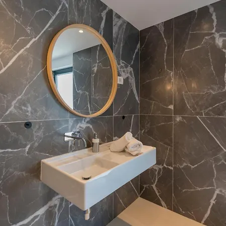 Beautiful Seafront Split 9 Bedrooms Bellamar Vista Retreat Villa Makarska