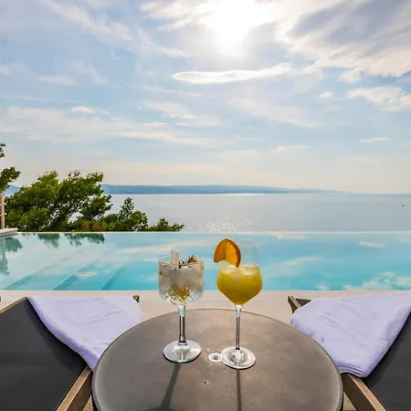Beautiful Seafront Split 9 Bedrooms Bellamar Vista Retreat