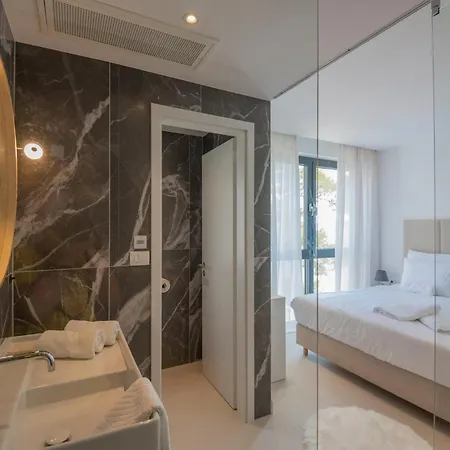 Beautiful Seafront Split 9 Bedrooms Bellamar Vista Retreat Makarska