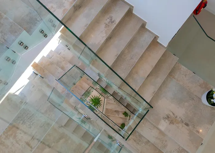 Bellamar Vista Retreat: Seafront With Infinity Pool Villa *