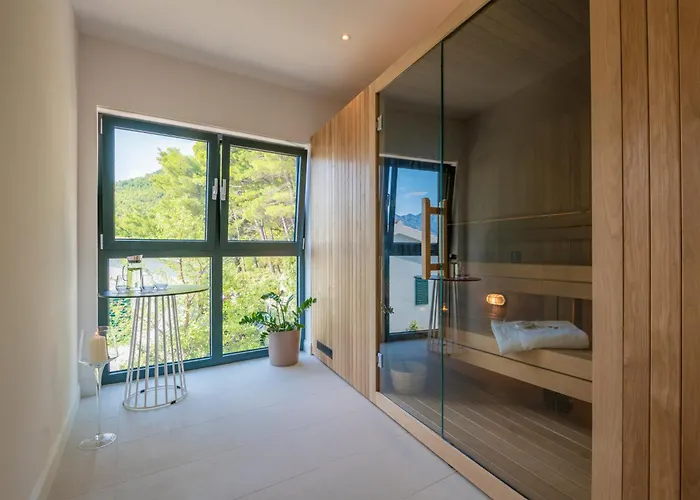 Villa Bellamar Vista Retreat: Seafront With Infinity Pool *