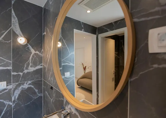 Bellamar Vista Retreat: Seafront With Infinity Pool * Makarska