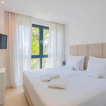 Beautiful Seafront Split 9 Bedrooms Bellamar Vista Retreat * Makarska