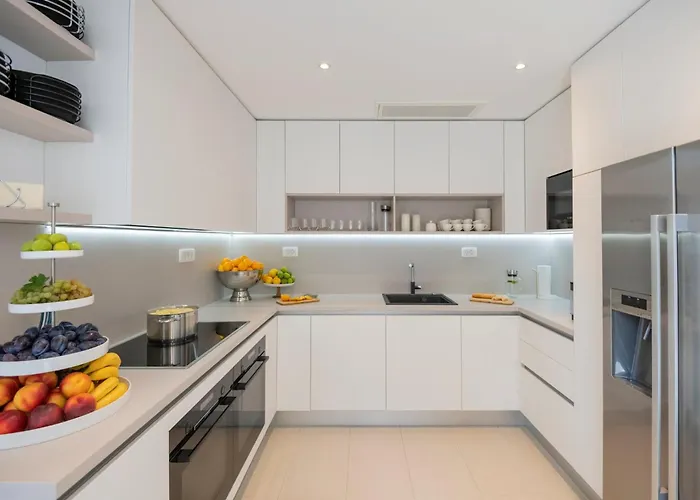 Beautiful Seafront Split 9 Bedrooms Bellamar Vista Retreat Villa *