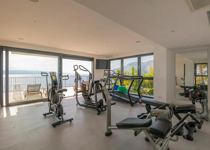 Villa Beautiful Seafront Split 9 Bedrooms Bellamar Vista Retreat *