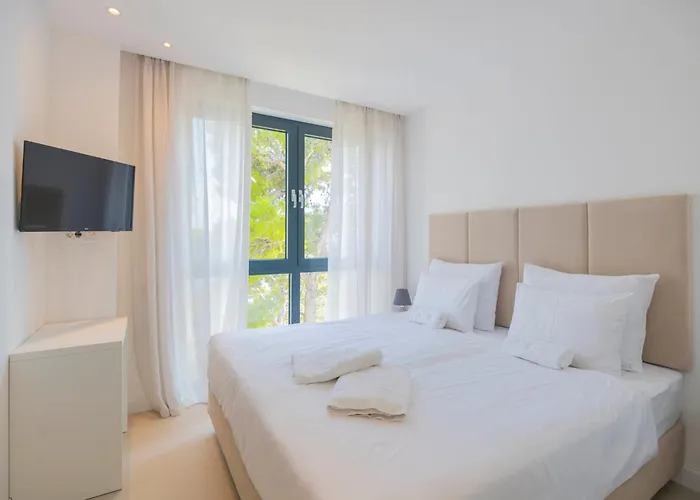 Beautiful Seafront Split 9 Bedrooms Bellamar Vista Retreat * Makarska