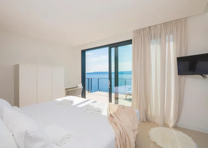 Beautiful Seafront Split 9 Bedrooms Bellamar Vista Retreat Villa Makarska